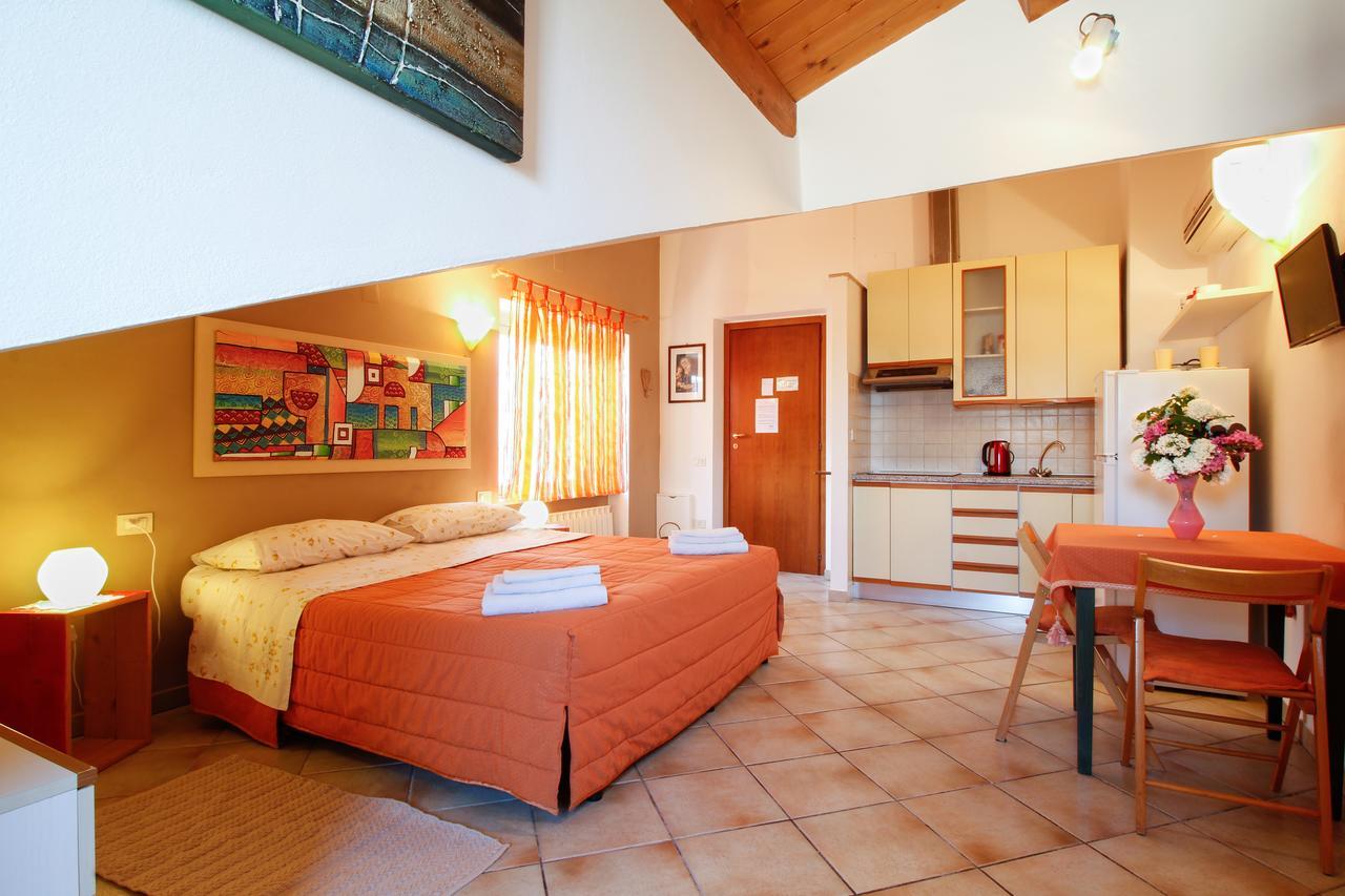 B&B Dimora Morelli กุบบีโอ ภายนอก รูปภาพ